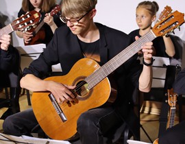 1 ŁÓDZKA ORKIESTRA GITAROWA Muzyka Filmowa 2022