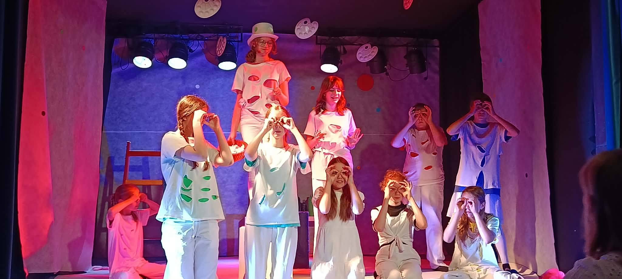 „Kolorowe bajki” Teatru LUSTRO (Kopia)